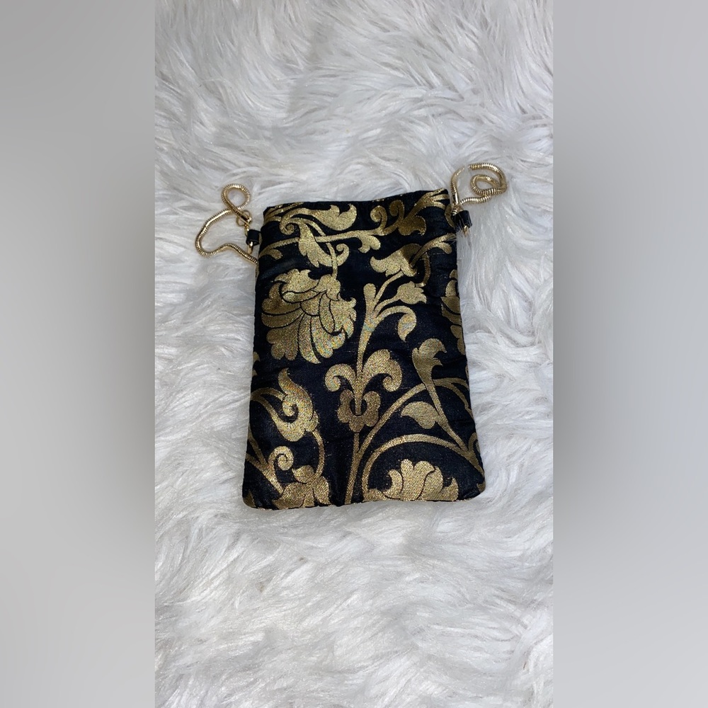 Steve Madden Carolyn Floral Crossbody Mini Bag Phone - Picture 6 of 9